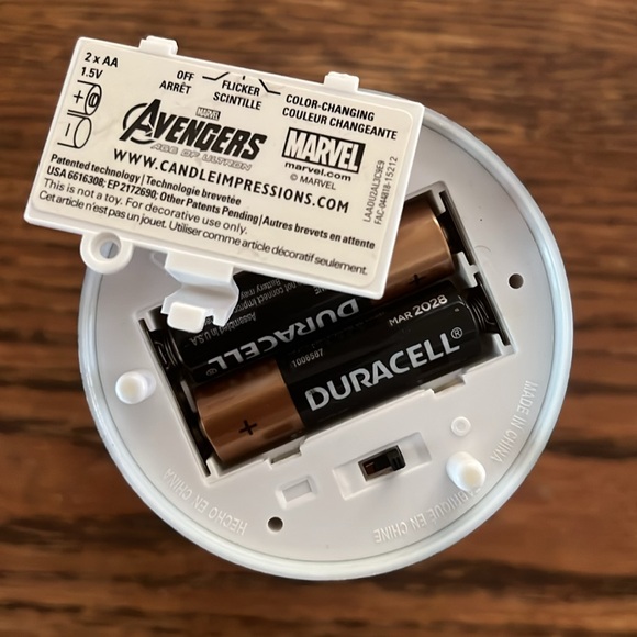 Marvel Avengers Flameless Flicker Color Changing Kids Bed Side led Candle - Picture 11 of 13